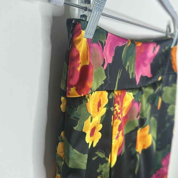 Floral Pencil Skirt in Black with Pink and Yellow Flowers size 4 NY Collection - Picture 4 of 4